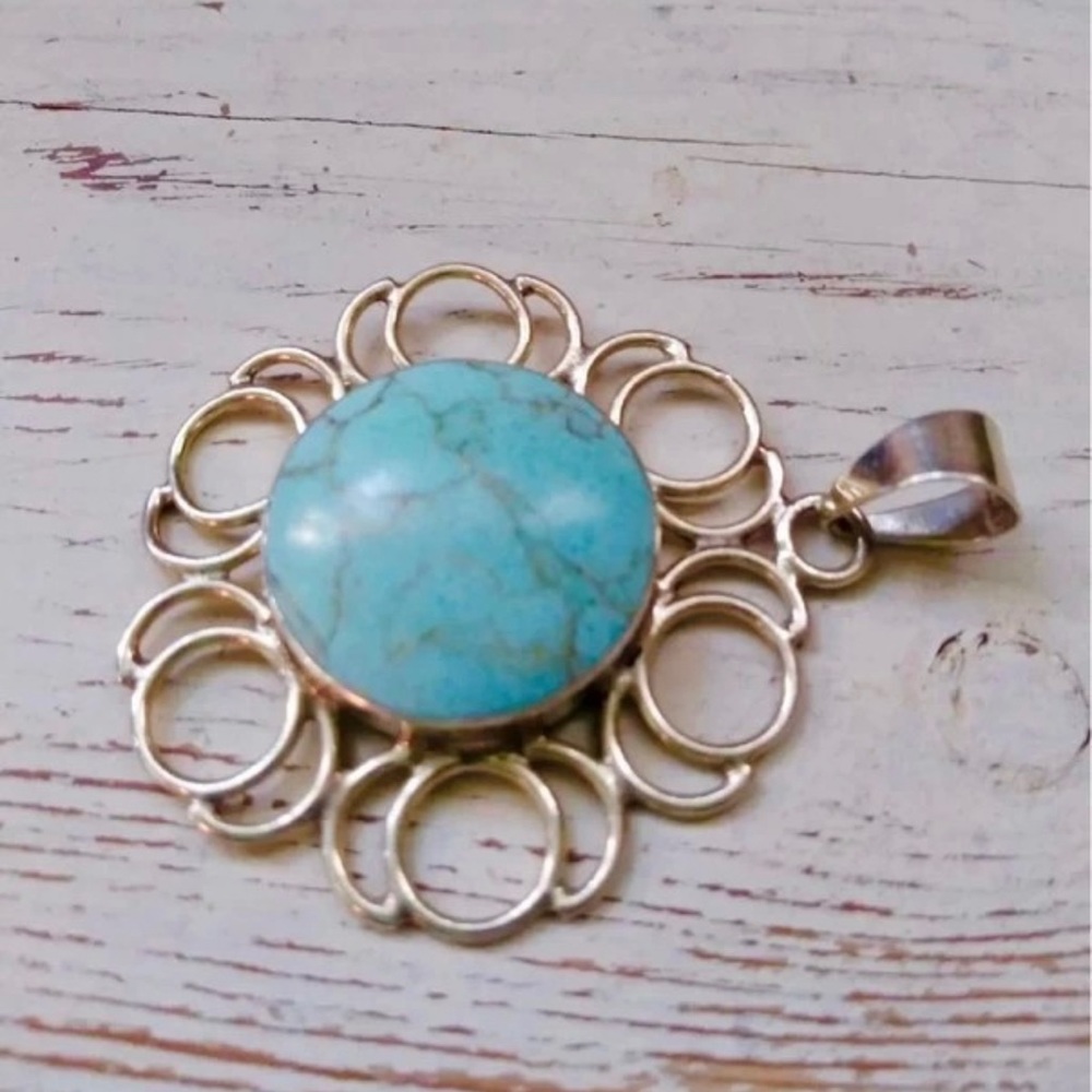 Vintage “MEXICO 925” Sterling Silver Genuine Turquoise Stone Large Sun Pendant